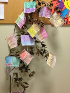 ALBERO CON CARTOLINE