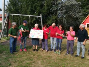 I volontari dell'associazione alla scuola dell'infanzia