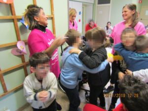 Abbraccio gli amici