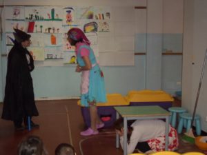 Lo spettacolo delle maestre