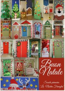 Fotografie di porte decorate di rosso con ghirlande e la scritta Buon Natale